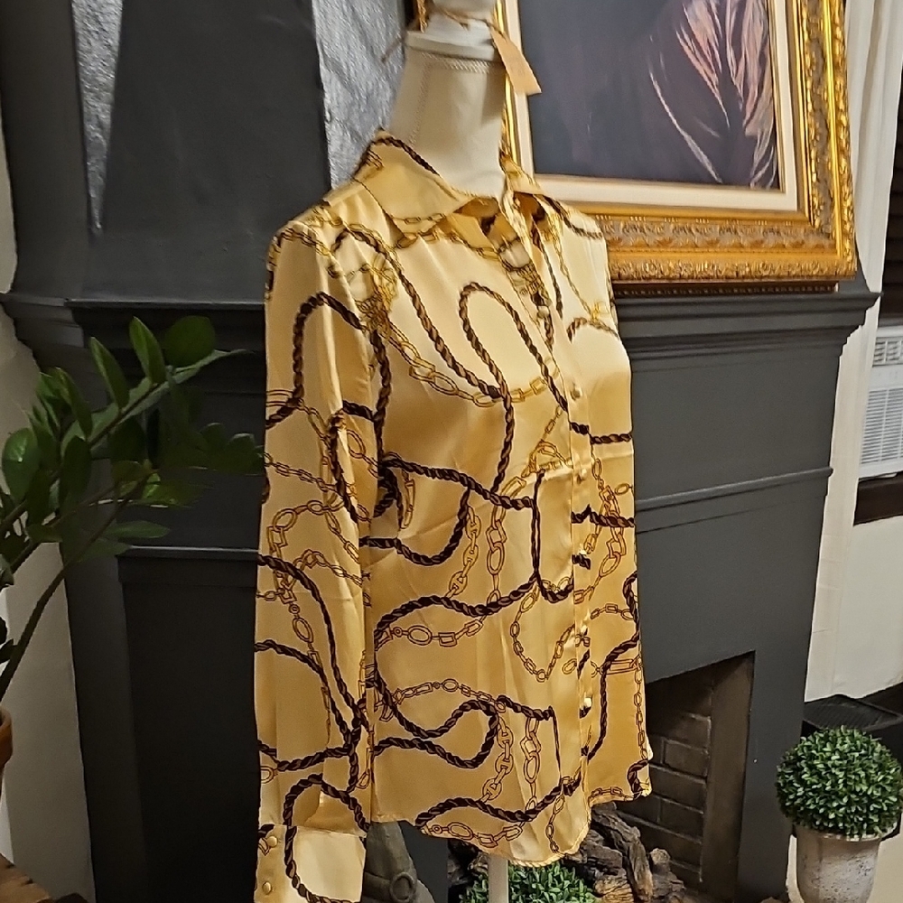 Gold Chain Print Button-Up Shirt - Picture 3 of 6